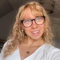 Catrin Profile Pic.jpg