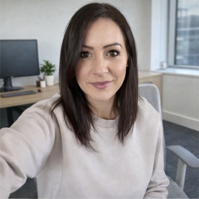 Amanda Nicholls_Headshot_Author.jpg
