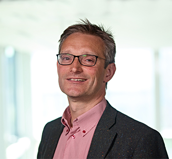 Richard Washington Headshot.png